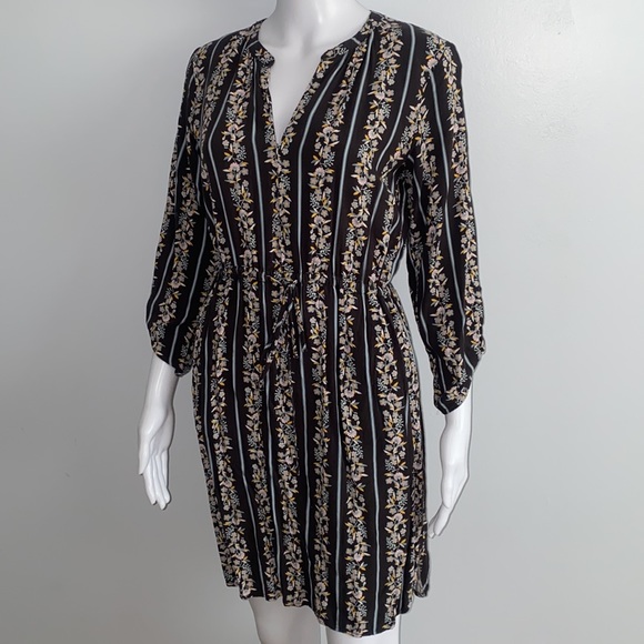 SOLD!!! Loft Quarter Sleeves V-Neck Casual Work Dress - Picture 2 of 7